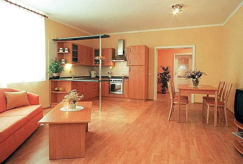 Hotel Derby Karlovy Vary 3*,